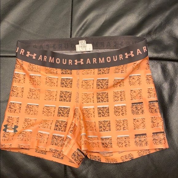 Under Armour Pants - Under Armour compression shorts